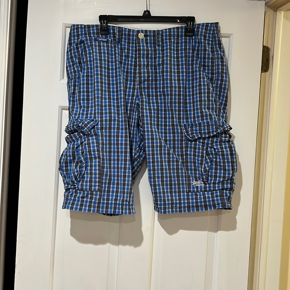 Superdry Cargo Shorts - Picture 1 of 9
